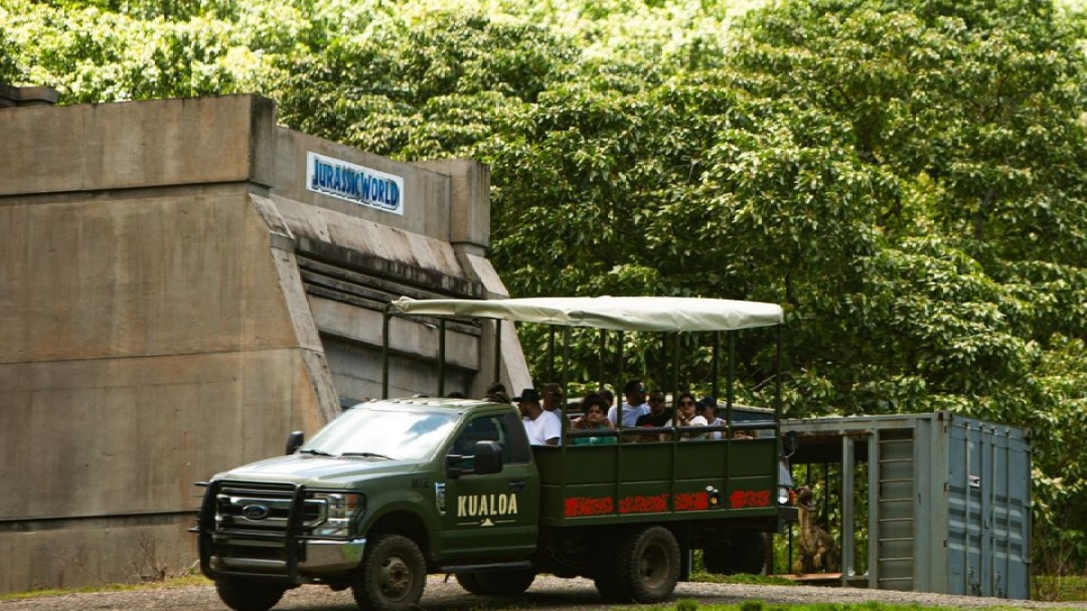 a truck is parked in front of a building