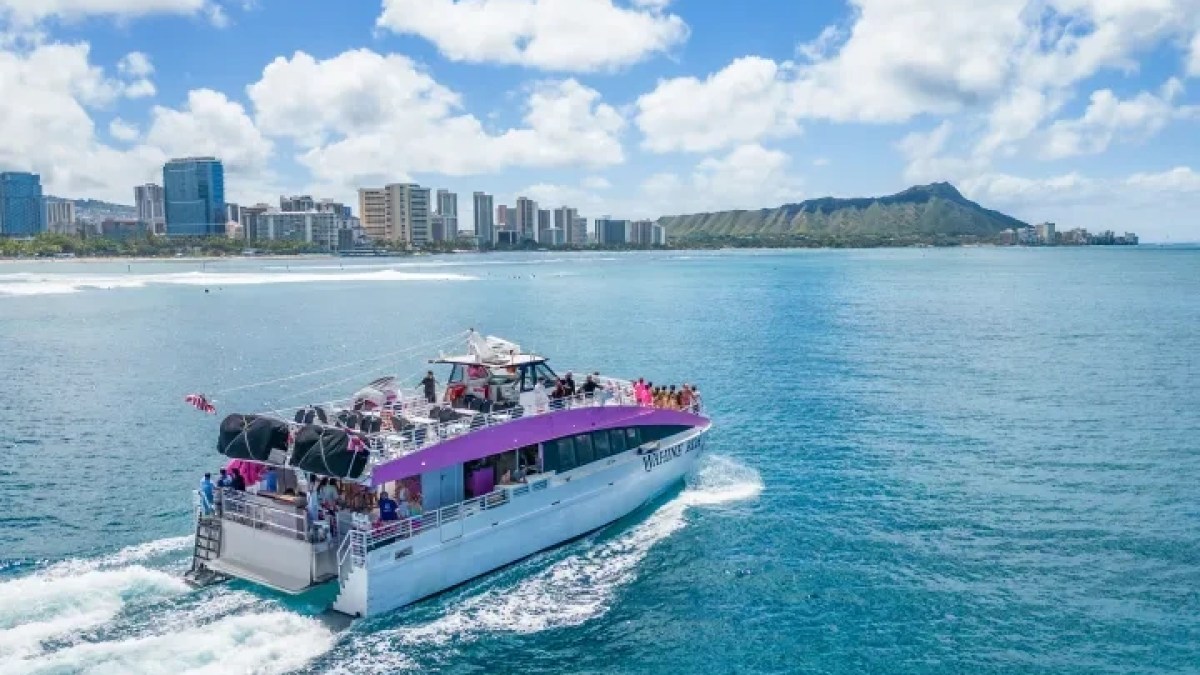 a small boat in a body of water